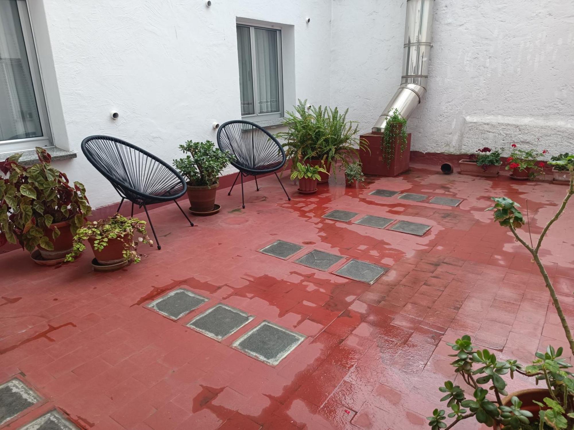 Como Una Casa De Campo En La Ciudad, Con Patio -Parking Gratis 希洪 外观 照片